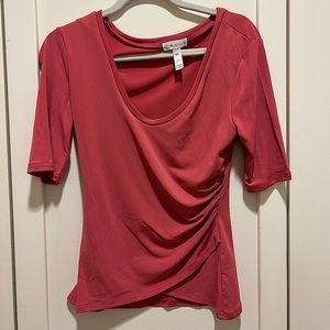 Women’s dark pink fitted top